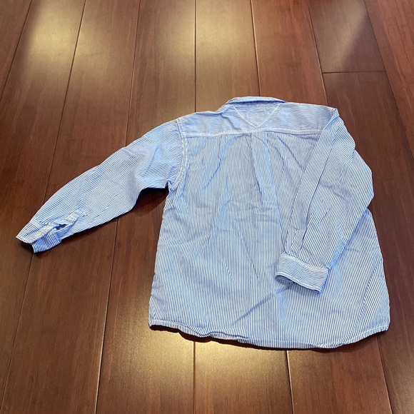 Tommy Hilfiger button up shirt - Picture 2 of 3